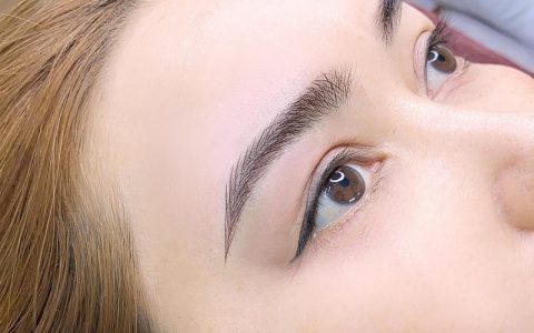 Phun chân mày chạm hạt là gì ?