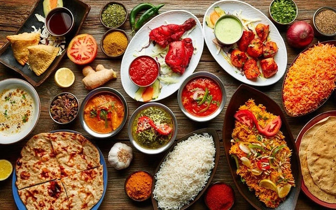 bạn cũng loại bỏ các món ăn cay và nhiều dầu mỡ ra khỏi thực đơn của mình sau khi xăm lông mày.