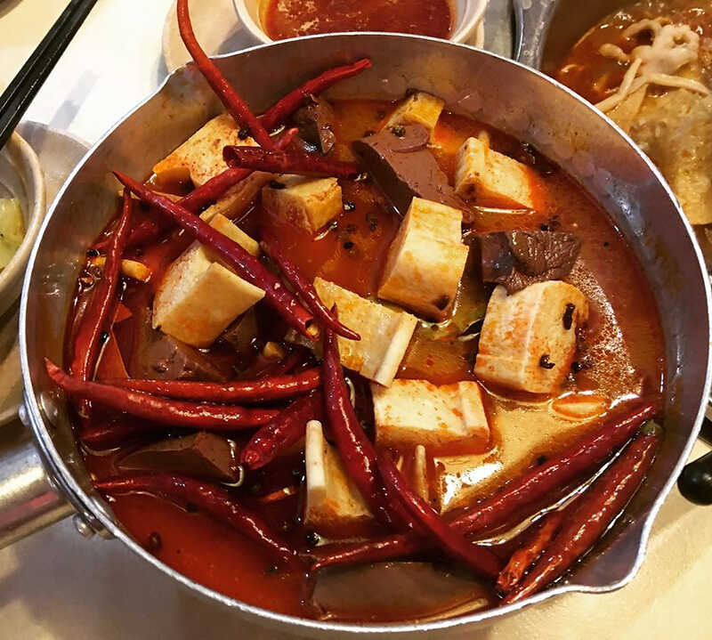 Kiêng đồ cay nóng sau khi phun xăm môi