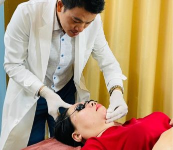 tiêm filler làm đầy gương mặt