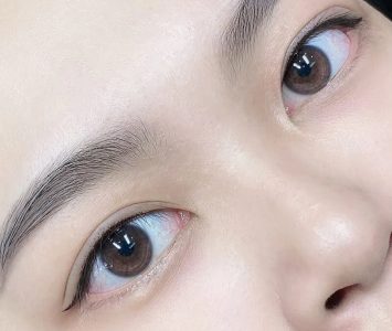 phun mí mắt trang điểm