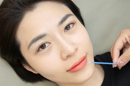 phun môi màu cam sữa