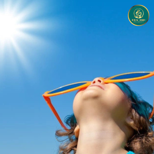 hạn chế đi dưới nắng gắt