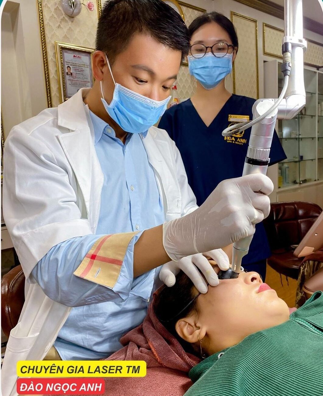 Bác sĩ da liễu tại Hoa Anh